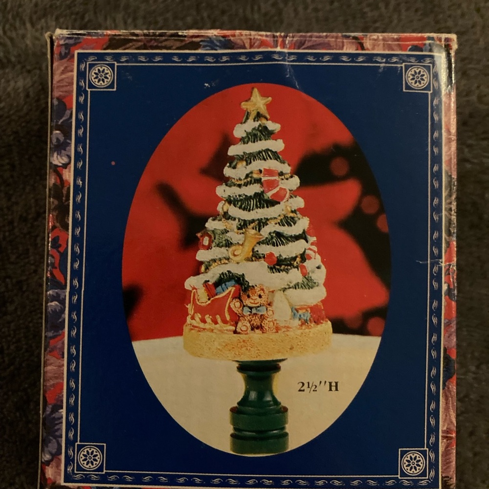 Christmas Lamp Ornament! 2 1/2 inches in height